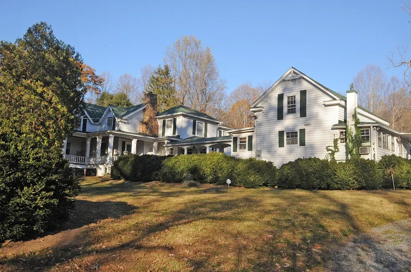 Twin Oaks Farm, Bedford County, Virginia