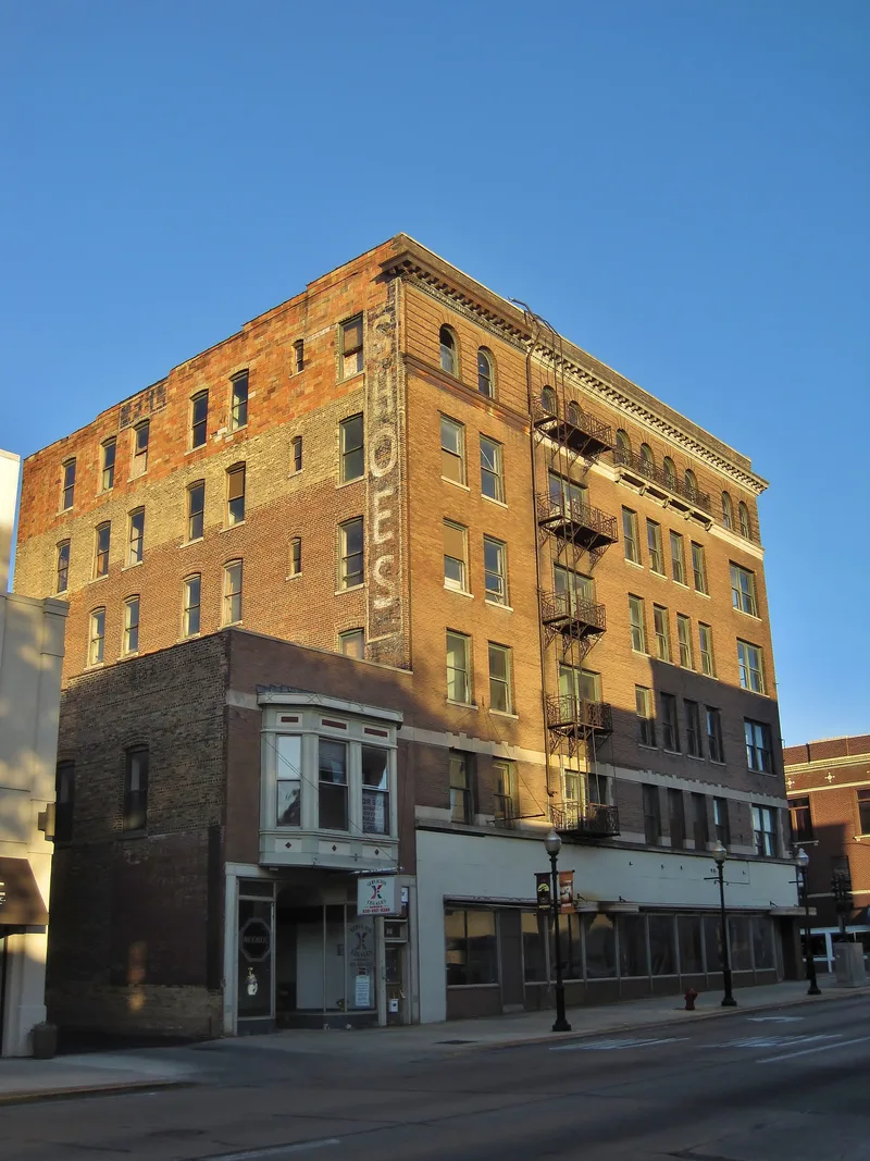 Hotel Arthur, Aurora, Illinois