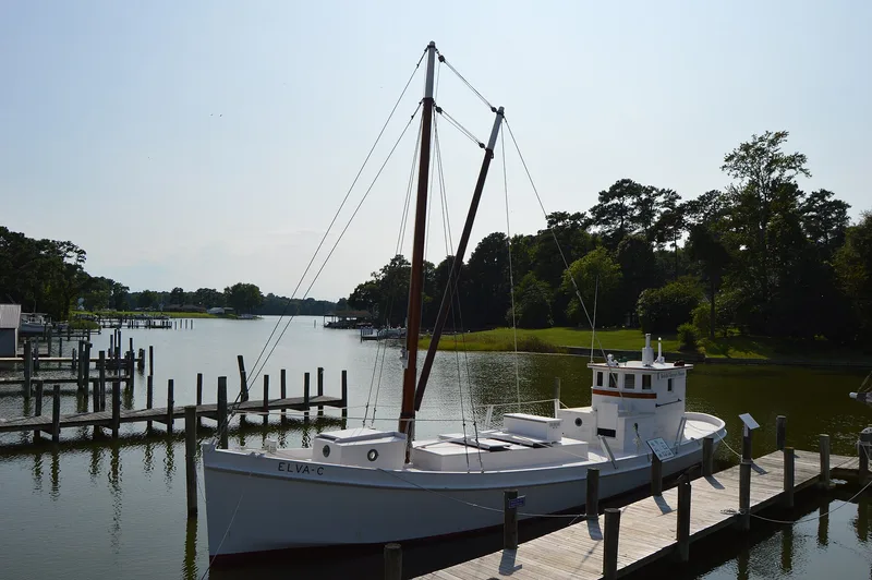 ELVA C (Deck Boat), Reedville, Virginia