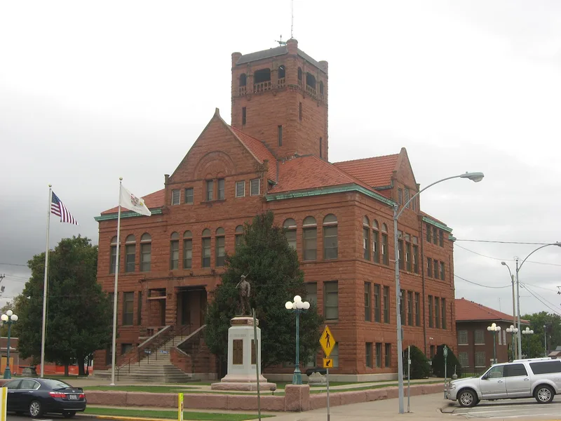 Monmouth Courthouse Commercial Historic District, Illinois