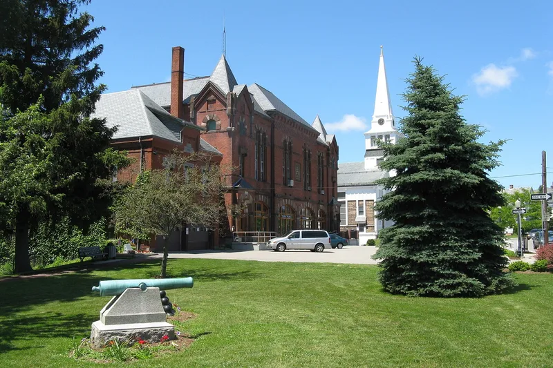 Holbrook Square Historic District, Massachusetts