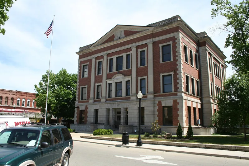Monticello Courthouse Square Historic District, Monticello, Illinois