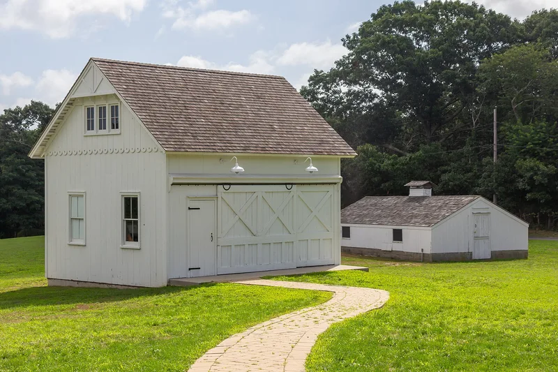 Big Duck Ranch, Flanders, New York