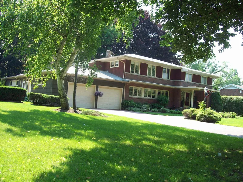 House at 8 Berkley Drive, Lockport, New York