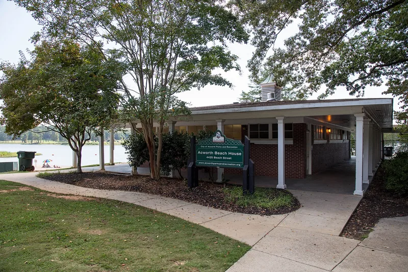 Lake Acworth Beach and Bathhouse, Georgia
