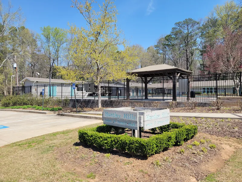 Longview-Huntley Hills Historic District, Georgia