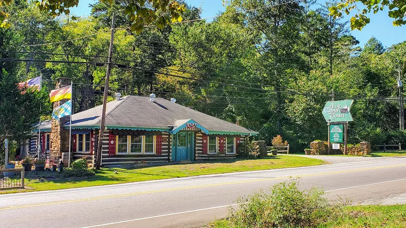 Foster's Log Cabin Court, Woodfin, North Carolina