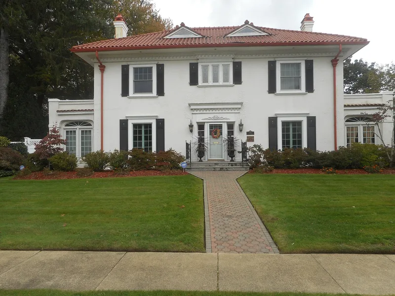 Building at 390 Ocean Avenue, Massapequa, New York