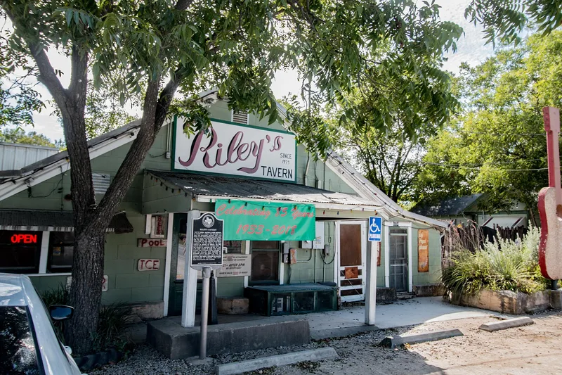 Riley's Tavern, New Braunfels, Texas