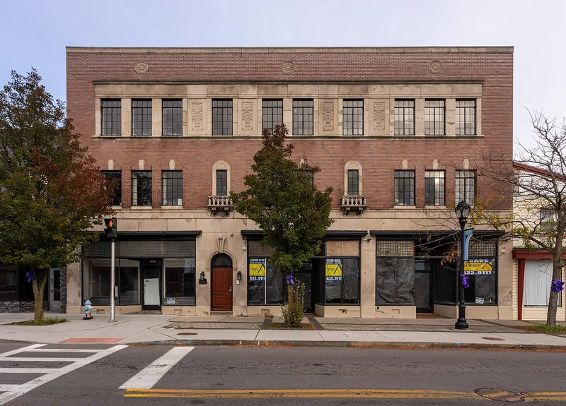 Seippel Bakery and Richard Apartments, Niagara Falls, New York