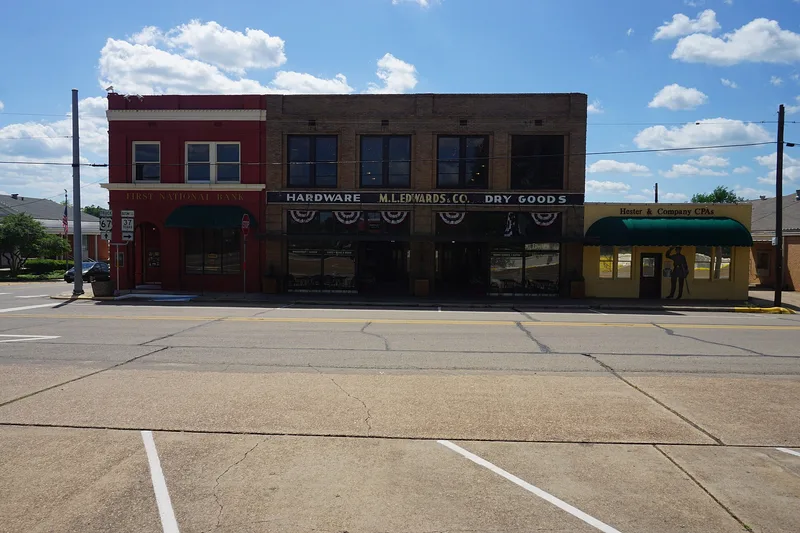 Edwards, M.L. & Co. Building, Mt. Vernon, Texas