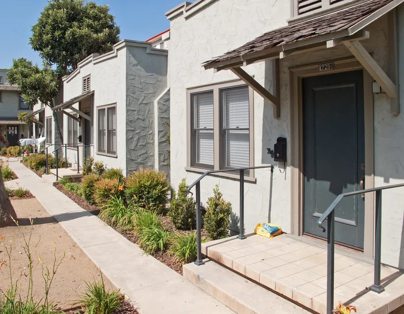 Bungalow Court at 1721 N. Kingsley Drive, Los Angeles, California