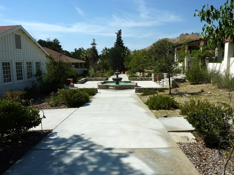 Nuestra Senora Reina de la Paz, Keene, California