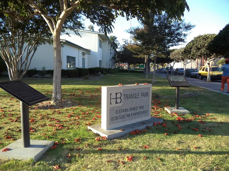 Huntington Beach Public Library on Triangle Park, Huntington Beach, California