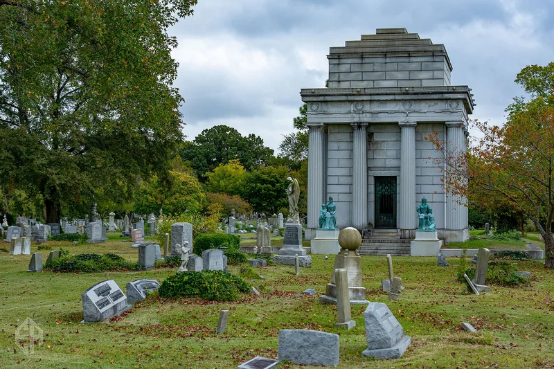 Elmwood Cemetery, Virginia