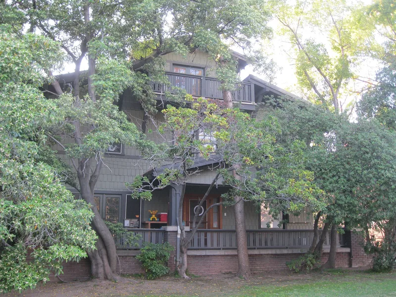 House at 1111 North Los Robles Avenue, Pasadena, California