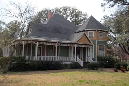 Pool, R.F. and Minta, House, Cameron, Texas