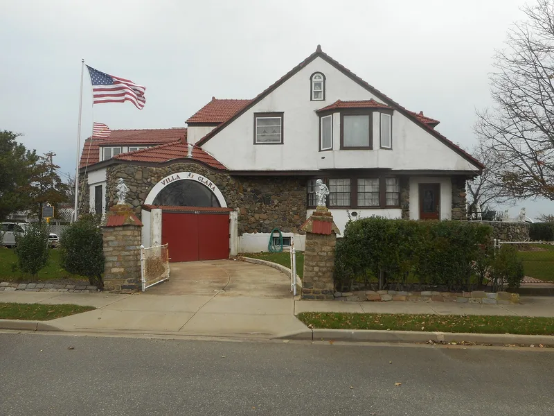 Cobble Villa, Long Beach, New York