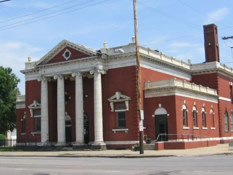 Lake Shore Bank and Cleveland Public Library St. Clair Branch, Cleveland, Ohio