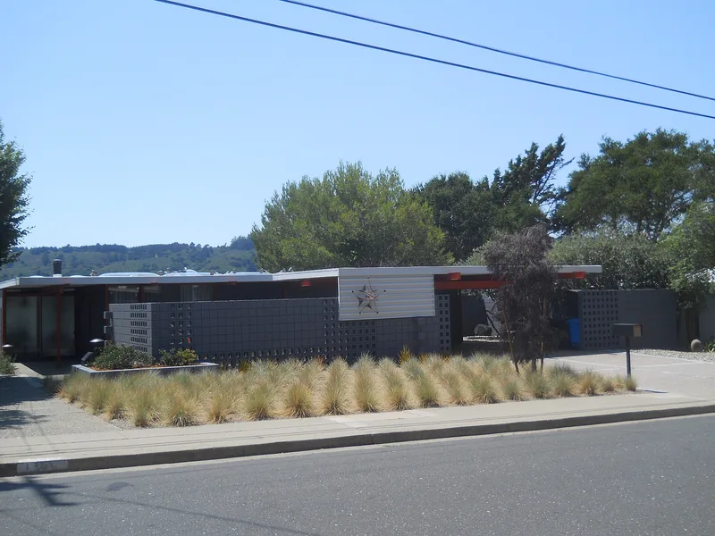 X-100, San Mateo, California