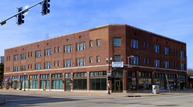 Marquette Apartments, Peoria, Illinois