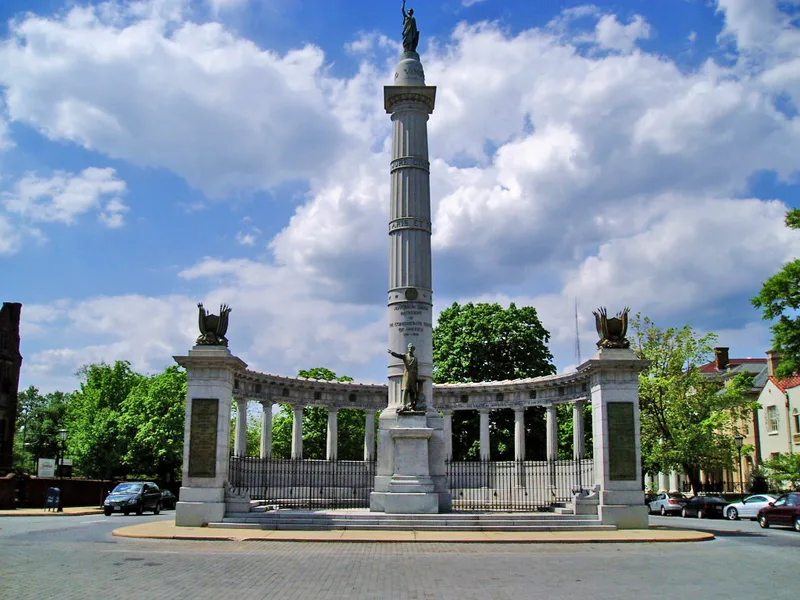 Monument Avenue Historic District, Virginia