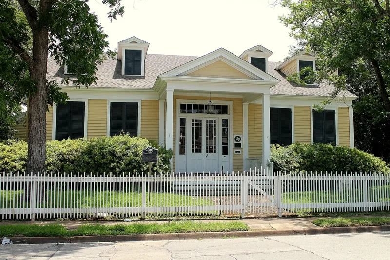 Monroe-Crook House, Crockett, Texas