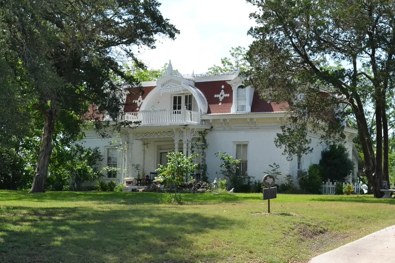 Lay-Bozka House, Hallettsville, Texas