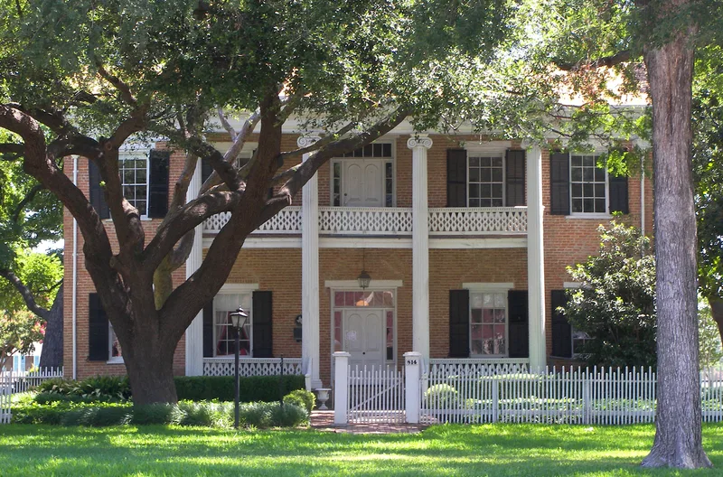 Earle-Napier-Kinnard House, Waco, Texas