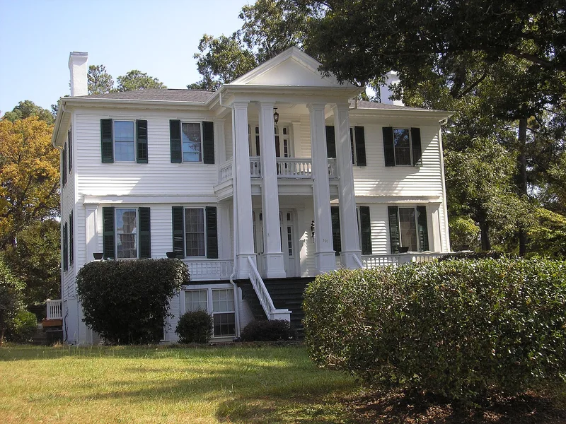 Holly Court, Washington, Georgia