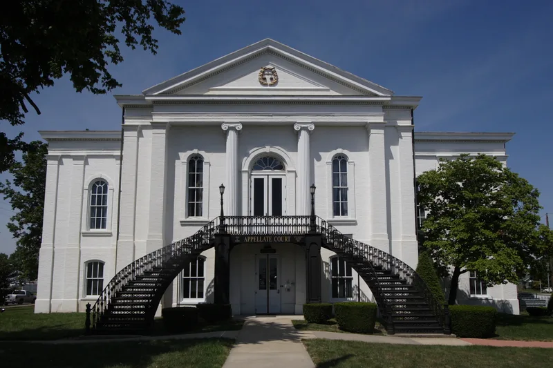 Appellate Court, 5th District, Mount Vernon, Illinois