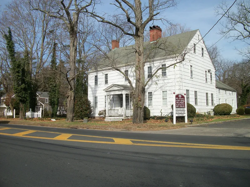 Halliock Inn, Smithtown, New York