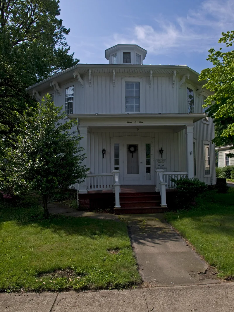 Cummins, David, Octagon House, Conneaut, Ohio