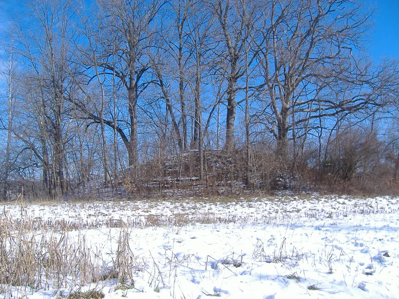 Horn Mound, Tarlton, Ohio