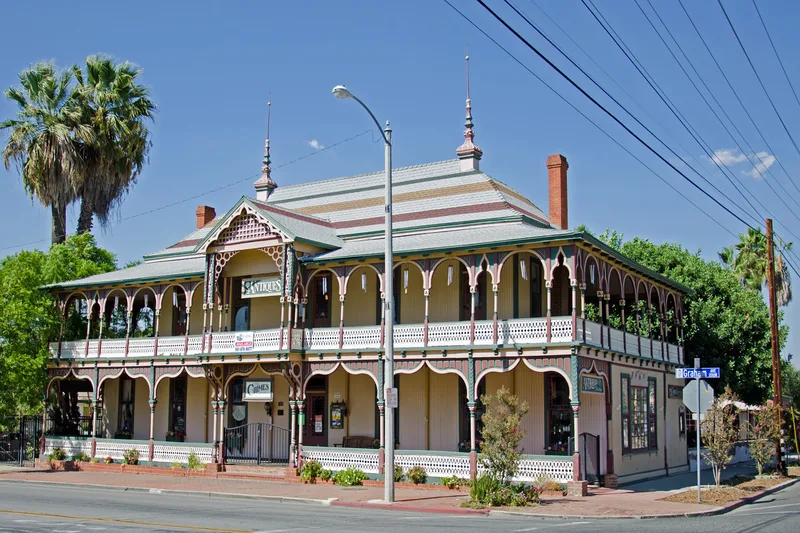 Crescent Bathhouse, Lake Elsinore, California