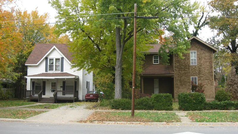 West Walnut Street Historic District, Illinois