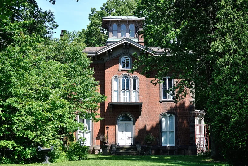Round Hill, Mount Vernon, Ohio
