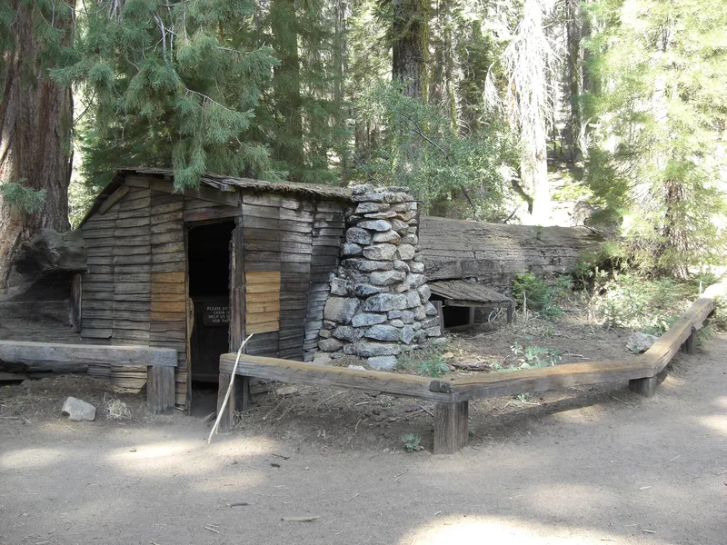 Tharp's Log, Three Rivers, California