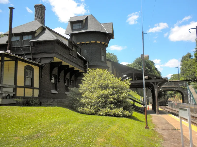 Graver's Lane Station, Philadelphia, Pennsylvania