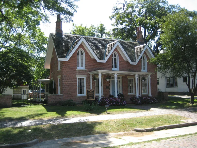 Jones House, Pontiac, Illinois
