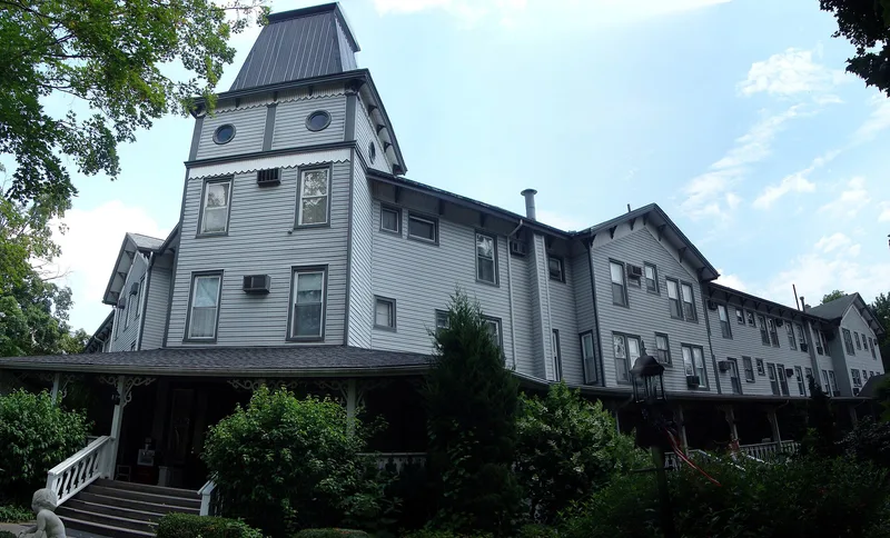 Riverside Hotel, Cambridge Springs, Pennsylvania