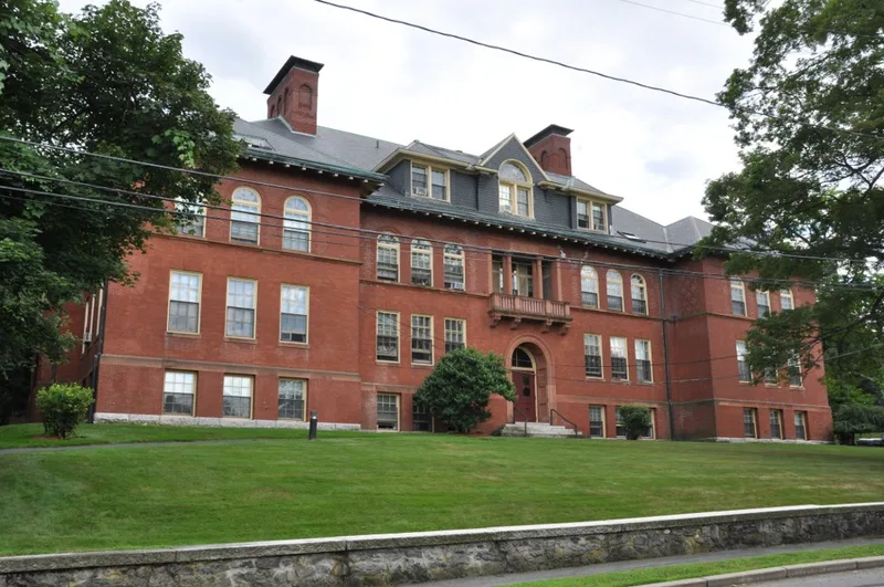 Peirce School, Newton, Massachusetts