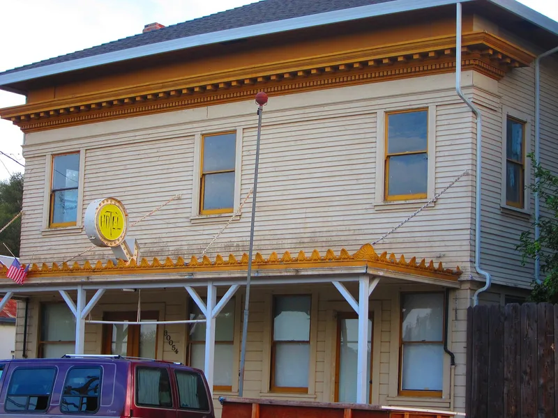 Kingen Hotel, La Grange, California