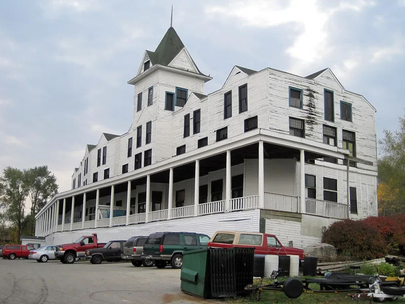 Mineola Hotel, Fox Lake, Illinois