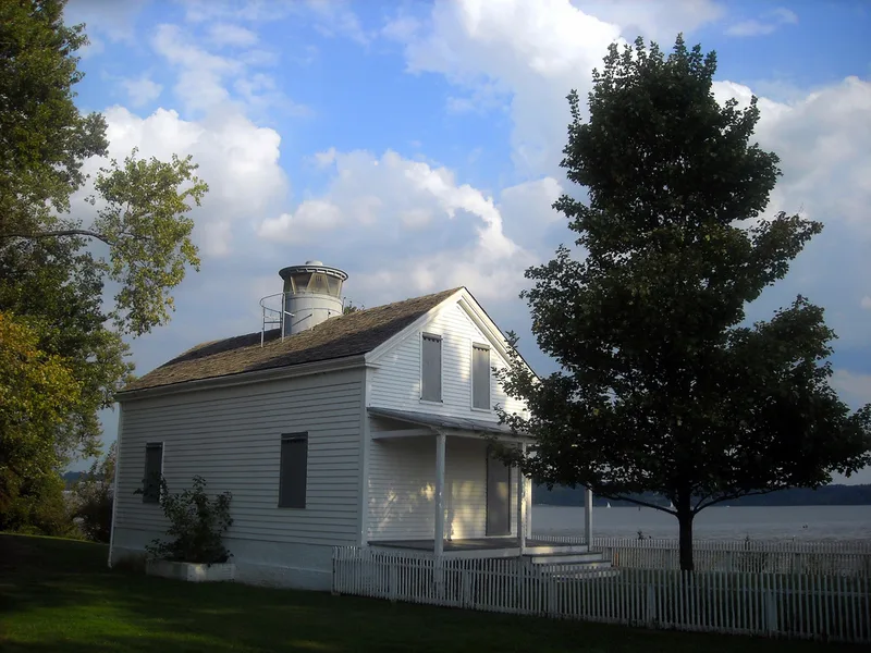 Jones Point Lighthouse and District of Columbia South Cornerstone, Alexandria (Independent City), Virginia