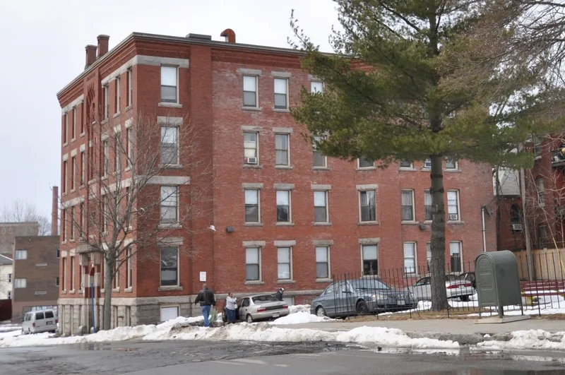 Wellington Street Apartment House District, Massachusetts