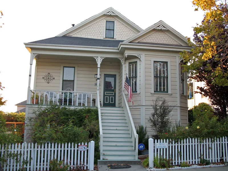 Hercules Village, Hercules, California
