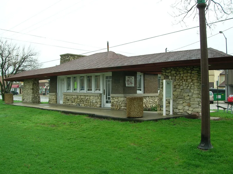 Ardmore Avenue Train Station, Villa Park, Illinois