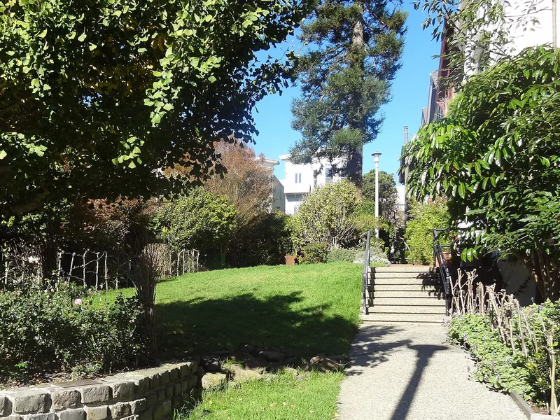 Bush Street-Cottage Row Historic District, California