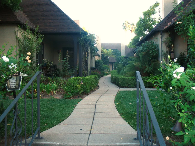 Haskett Court, Pasadena, California
